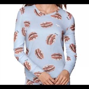 New Victoria’s Secret pink medium pajama pancakes, set plus a free gift